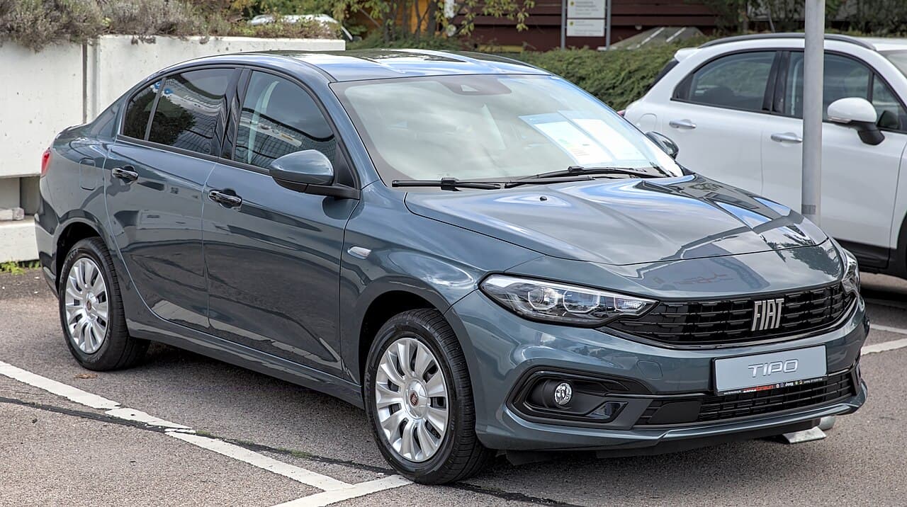 Fiat Egea Sedan — Mietwagen Antalya, monatlich