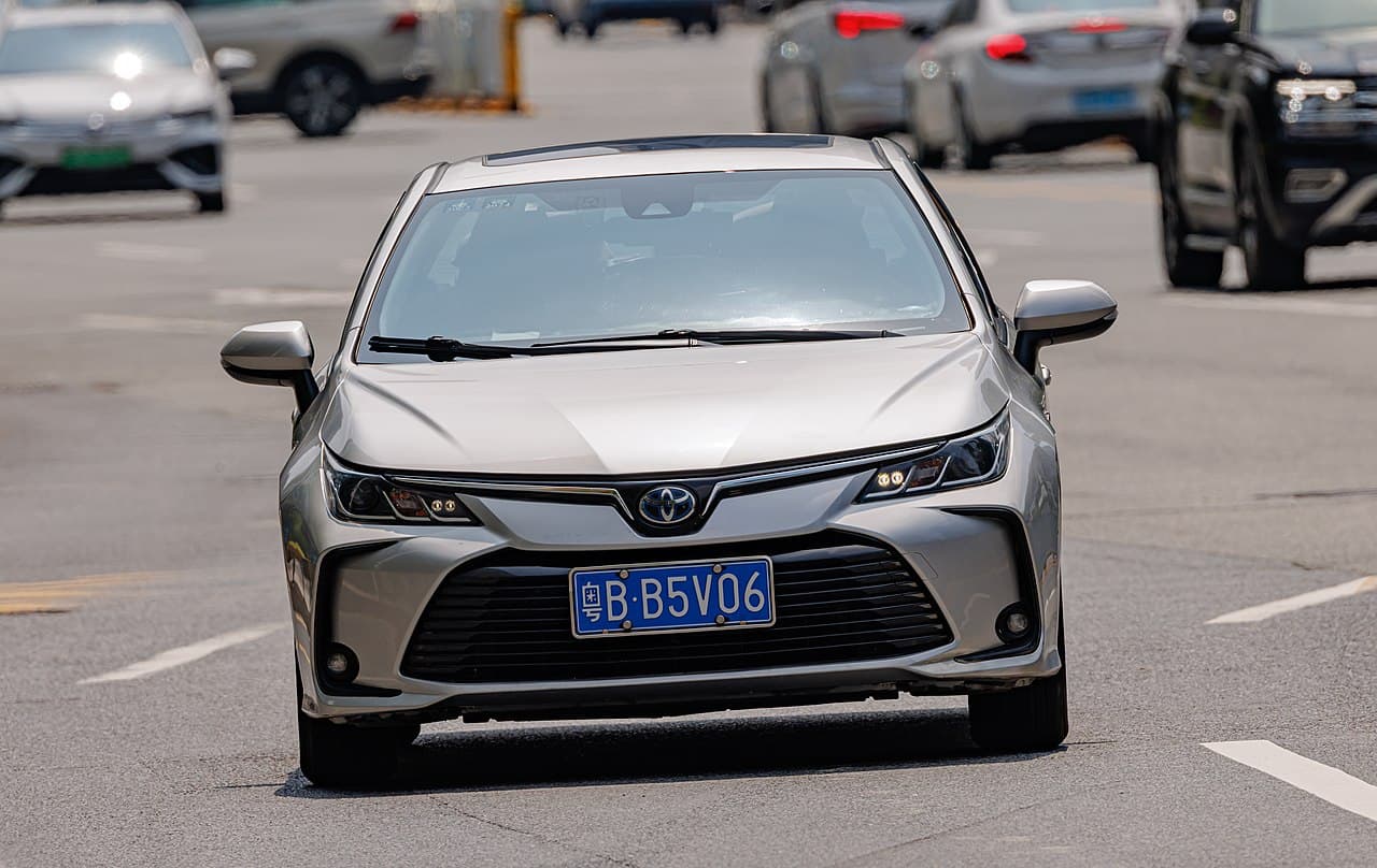Toyota Corolla Hybrid — Mietwagen Antalya, monatlich